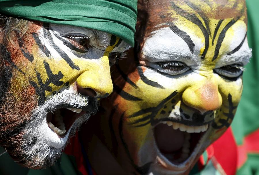 Ancora i coloratissimi tifosi del Bangladesh (Action Images)